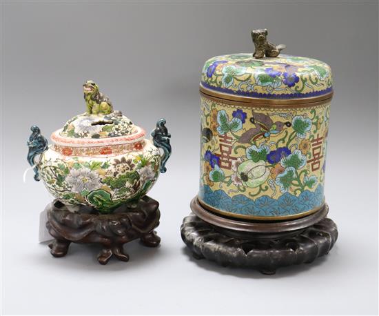 A Chinese cloisonne enamelled jar and cover with stand and a Japanese Kutani koro and cover with stand